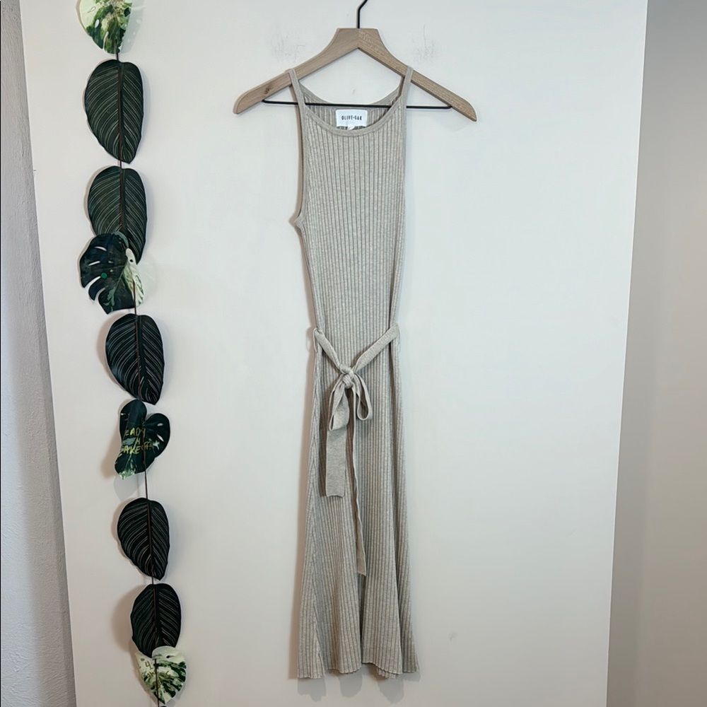 Olive + Oak Beige Midi Dress Size Medium- Knit Ribbed Sleeveless with‎ Tie